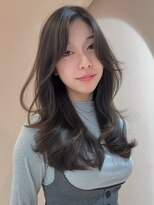 レジナヴィータ 栄(Reginavita)&nbsp;顔周りカット 髪質改善トリートメント レイヤー アッシュ 20代