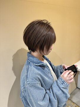 ナギ 栃木(nagi) 透け感◎ブリーチ無しのオリーブベージュ/くびれショート