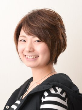 アナザーワールド(ANOTHER WORLD) ショートでも女の子らしくトップはふんわり動きをつけて