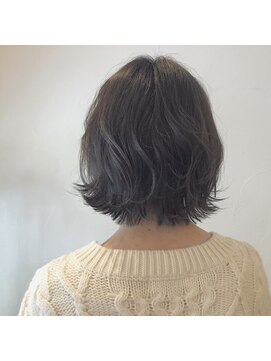 マウロア(MAULOA) "切りっぱなしボブ×暗透color"  ayumi