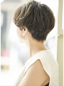 サーカス バイ ビュートリアム 青山(CIRCUS by BEAUTRIUM) 《骨格美》柔らかウェーブショート