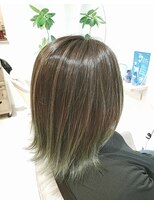 チェルシーヘアーデザイン(Chelsea hair design) グラデーションカラー｜ハイライト｜オリーブ｜グリーン系カラー