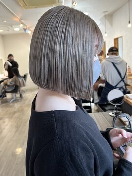 ディコ(Dico) Hona hair ☆ 切りっぱなしボブ×ホワイトベージュ