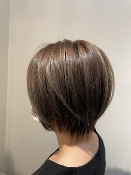 アイフィールカルム(i feel calm) 【堀口】ショートボブ×ハイライトカラー