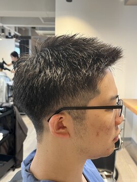 ヴィ 大宮(Vii) ダークアッシュ/カルマパーマ/アッシュブラック[メンズ/大宮]