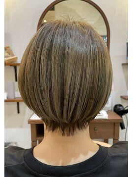 ヴィアンカ(Vianca) 抜け感ショート×オリーブベージュ