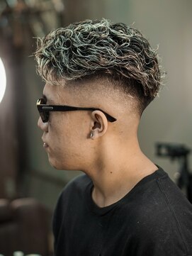 プロショップウェーブ(PRO SHOP WAVE) スペインカール/プードルパーマ/メンズパーマ/ニュアンスパーマ