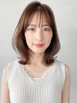 リヤン 表参道(lyann)&nbsp;大人ガーリーダークアッシュミディアムレイヤーカットa