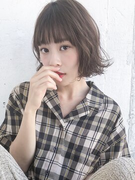 ルティア 池袋(Lutia) ゆるふわミディ　似合わせカット