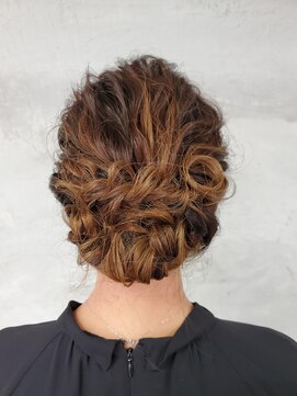 セットアップ 倉敷中庄店(SET-UP) 結婚式 お宮参り お呼ばれ 波巻き ロープ編み アップアレンジ