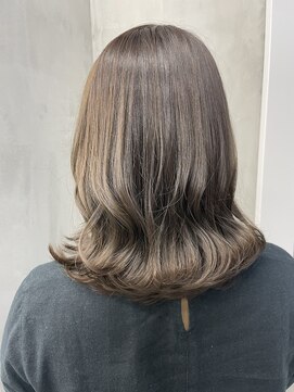 ジーナ 新宿(Zina) 透明感カラー＊韓国風カット 【新宿】