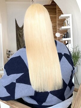 クロム バイ リエット(Chlom by Lietto) 抜きっぱなしブロンド　ブリーチのみ