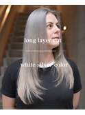 レイヤーカット×ホワイトシルバー