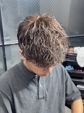 イーラ(era) スペインカール　眉カット刈り上げパーマツイストスパイラル