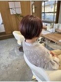 ショートボブ×ピンクベージュ