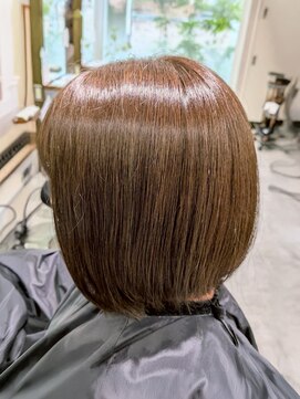 ユーアンボワーズ(U-AMBOISE) シルキーストレートボブ【寝屋川/髪質改善/白髪ぼかし】
