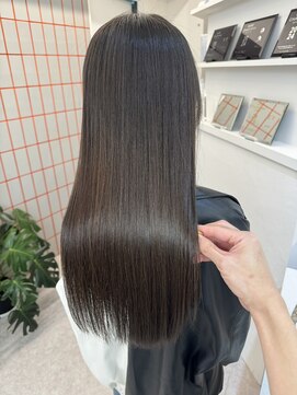 ペレ 栄 アネックス(PELE栄ANNEX) 韓国 くびれロング レイヤー ワンホンヘア 小顔前髪