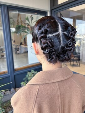 トゥリル(trueal) ヘアセット　タイトツイン