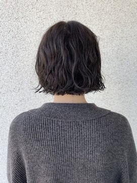 パーマを生かしたオリーブグレージュボブ◎