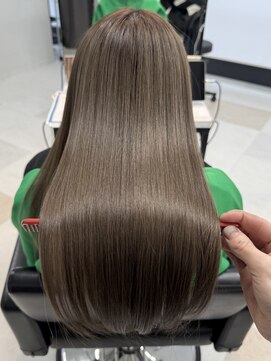 オリーブグレージュ