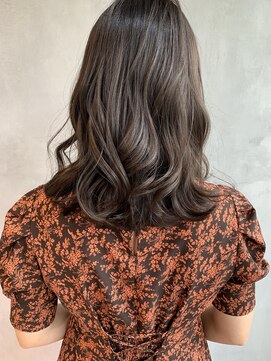 キチ(kichi.) [kichi.] ソフトグレージュ×ミディアムヘア