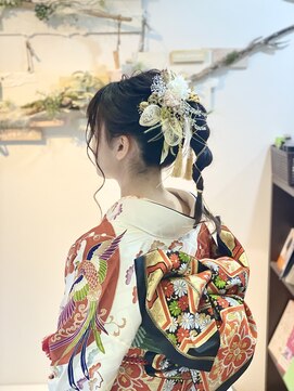 ヘアセットサロンエッジ(Edge) 成人式ポニーテールアレンジ