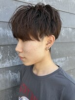 ヒュイル バイ ニアウ(Hwyl by Niau)&nbsp;メンズマッシュパーマスパイラルパーマニュアンスパーマ眉毛