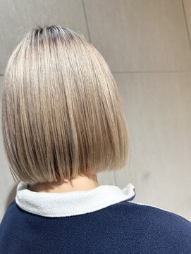 イフプロデュースドバイアミカ(iF produced by Amica) ぱつっとボブ