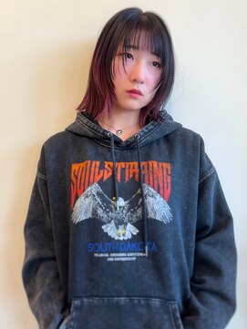 Idk レイヤーボブ+インナーカラーレッド