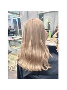 エム(EM) ベージュ/ダブルカラー/ケアブリーチ/髪質改善/原宿