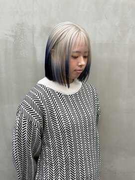 サロウィン 広島(SALOWIN) ホワイト×ネイビー　ルーツカラー