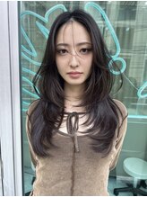 《幅広い世代に人気のレイヤーカットスタイル》お客様の魅力を引き出す、そのヘアデザインをご紹介致します