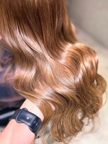ナチュラル ヘアーデザイニング(Natural hair designing)&nbsp;大人の色気/艶めくマロンベージュ/韓国風ゆるウェーブで華やか