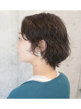 シキ(siki) ショートボブ