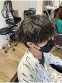 刈り上げセンターパートサーフカールブルーブラッフェザーパーマ