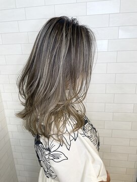 アルマヘア(Alma hair) ハイライト☆くびれレイヤー