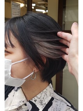 ヒカリス 東三国(HIKARIS) インナーカラー イヤリングカラー ショート マッシュショート