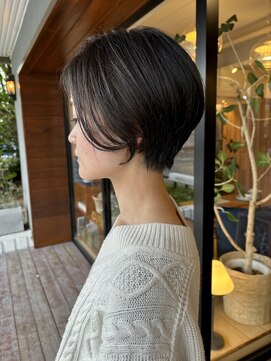 ヘア プロデュース キュオン(hair produce CUEON.) 大人かわいい耳掛けショート
