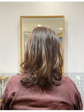 トナリ(tonari) 脱　縮毛矯正デジタルパーマ