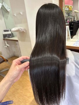 カラーサロンビスカリア 相模原エリア 淵野辺駅店(Color salon Biscaria) 艶髪フェミニンロング 【髪質改善】