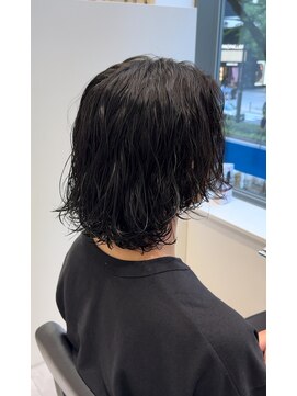 オーシャントーキョー 仙台(OCEAN TOKYO) ミディアムサーフカールセンターパートツーブロック黒髪ウルフ