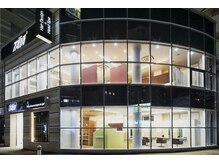 タヤ 相模大野店(TAYA)の雰囲気（自然光が入る明るい店内♪２階には、ネイルもあります！）