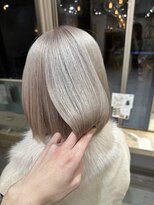 ヴァイス 新宿店(VAICE) White beige