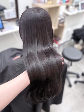 アオ(ao.) 【ミネイヒナ指名】ブリーチなしで叶うラベンダーグレージュ