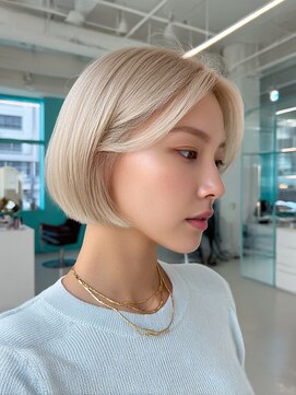 クレビアテン(CreBiA ten_) 艶髪/透明感/レイヤーカット/顔まわりカット/ハイトーン