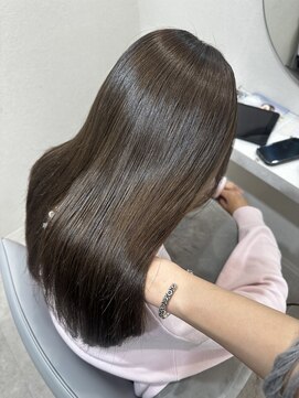 ベル サウス(BHEL south) 津市ロングレイヤーカットハッシュカット透明感カラー重めロング