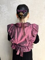 コトナ(kotona)&nbsp;【カチモリねじりツインポニー】ポニーテールリボンヘアアレンジ