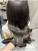 オリーブグレージュ