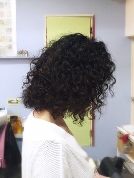 バグ 恵比寿(Bug) カジュアルで楽ちんなスパイラルパーマ