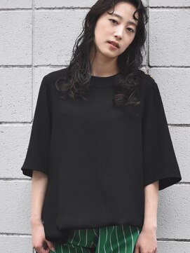 らふる 顔まわりで遊ぶ大人パーマ